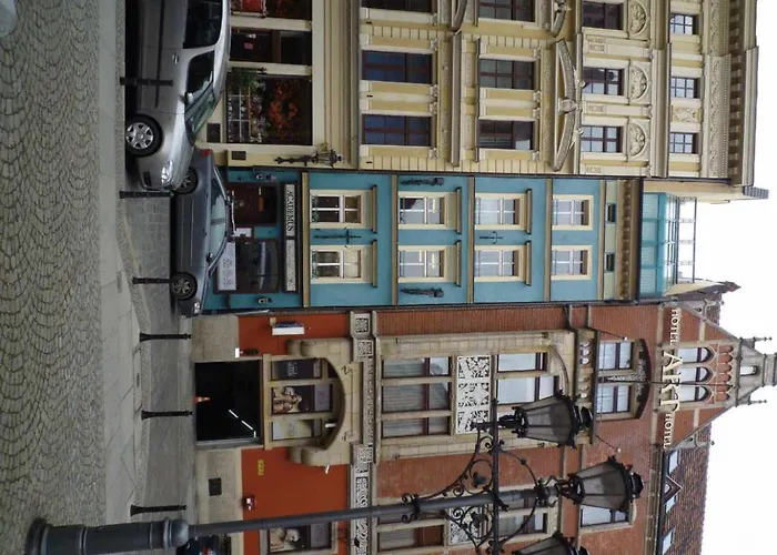 Alojamento de Acomodação e Pequeno-almoço Academus Pub & 4*