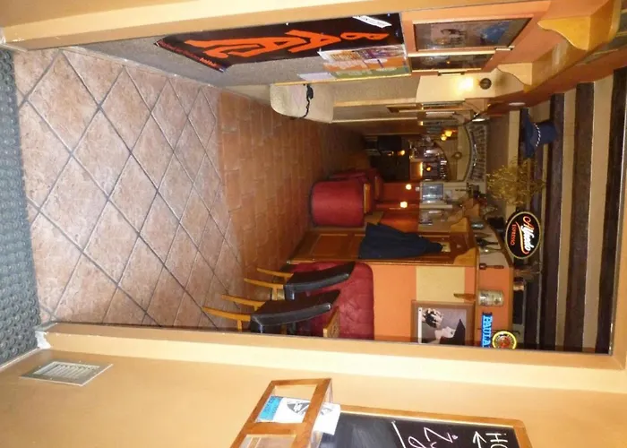 Academus Pub & Nocleg ze śniadaniem