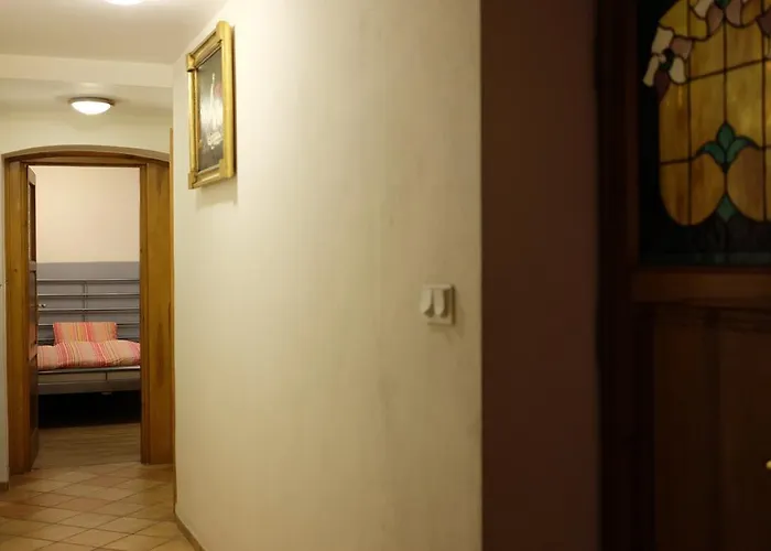 Academus Pub & Nocleg ze śniadaniem 4*