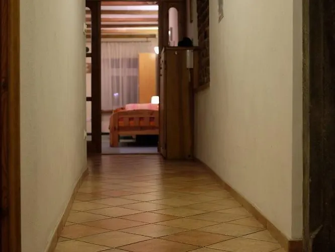 Nocleg ze śniadaniem Academus Pub &