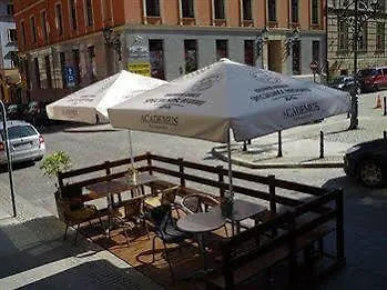 Academus Pub & Nocleg ze śniadaniem 4*