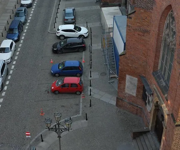 Nocleg ze śniadaniem Academus Pub & 4*