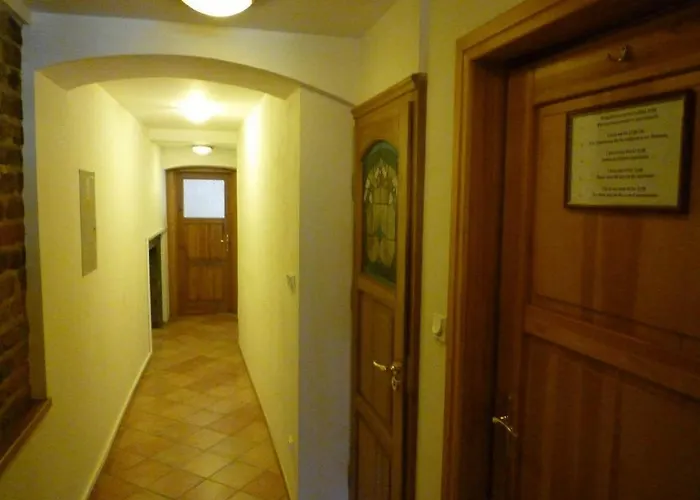 Nocleg ze śniadaniem Academus Pub &