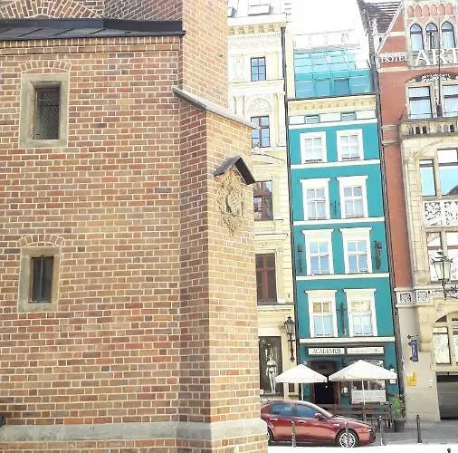 Alojamento de Acomodação e Pequeno-almoço Academus Pub & Wrocław