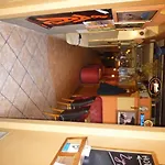 Academus - Pub, Rooms, Cider Bed & Breakfast