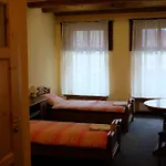 Bed & Breakfast Academus - Pub, Rooms, Cider