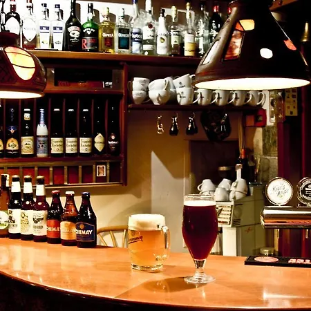 Academus - Pub, Rooms, Cider Bed & Breakfast
