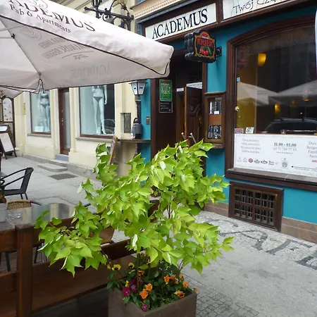 Academus - Pub, Rooms, Cider