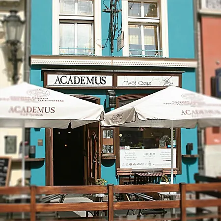 לינה וארוחת בוקר Academus Pub & ורוצלב