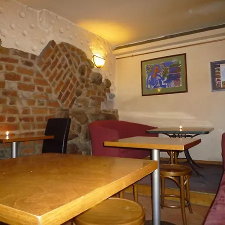 Bed & Breakfast Academus - Pub, Rooms, Cider 4*