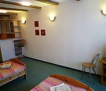 Academus - Pub, Rooms, Cider