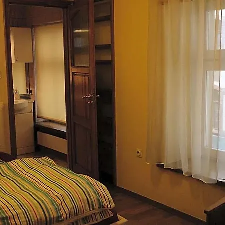 Couette-café Academus - Pub, Rooms, Cider 4*