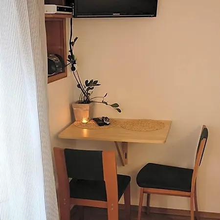 فندق مبيت وإفطار Academus - Pub, Rooms, Cider 4*