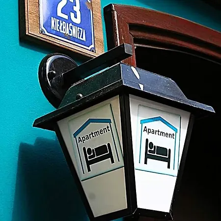 Academus - Pub, Rooms, Cider فندق مبيت وإفطار