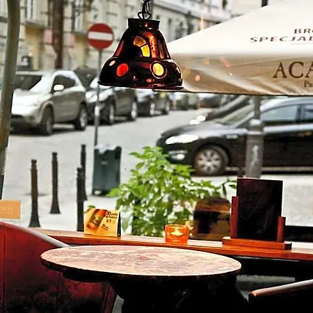 Couette-café Academus - Pub, Rooms, Cider 4*