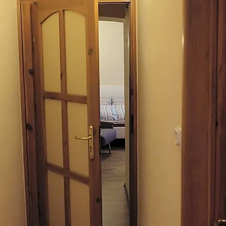 Academus - Pub, Rooms, Cider