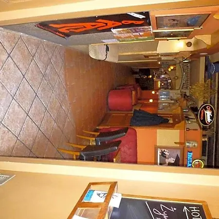 Couette-café Academus - Pub, Rooms, Cider