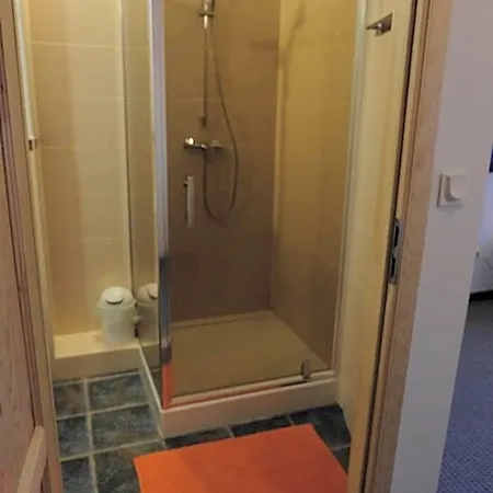 فندق مبيت وإفطار Academus - Pub, Rooms, Cider