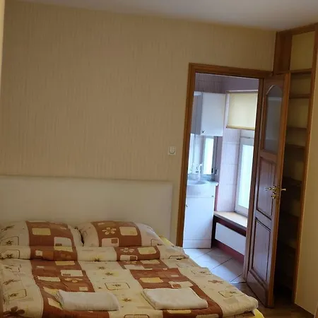 Bed & Breakfast Academus Pub & Wrocław