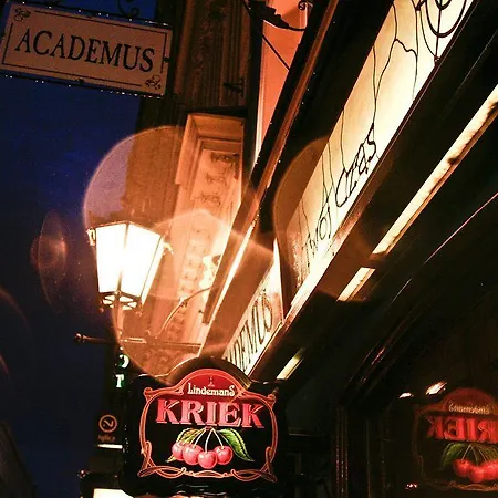 לינה וארוחת בוקר Academus Pub & ורוצלב