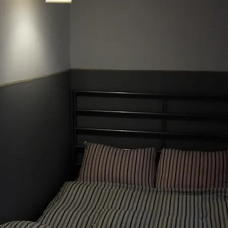 فندق مبيت وإفطار Academus - Pub, Rooms, Cider فروتسواف