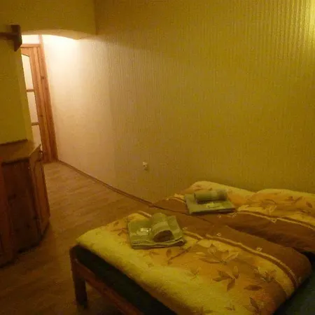 Academus - Pub, Rooms, Cider Bed & Breakfast