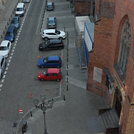 Bed & Breakfast Academus Pub & 4*